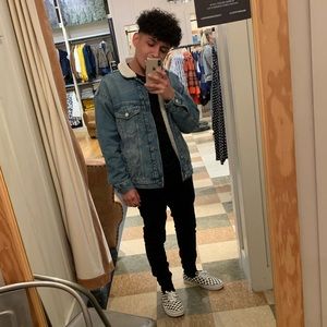 Meet your Posher, Cesar